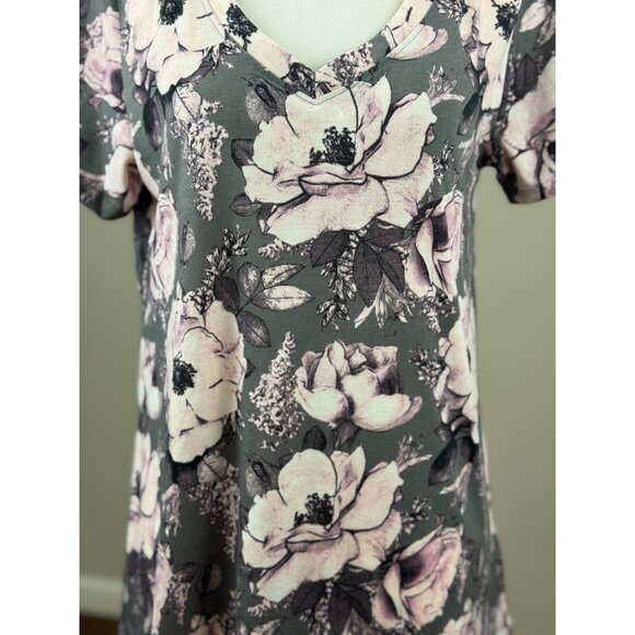 NEW LuLaRoe Womens Knit Tunic Top S Short Sleeve Gray Pink Floral Scoop Neck - Picture 3 of 7